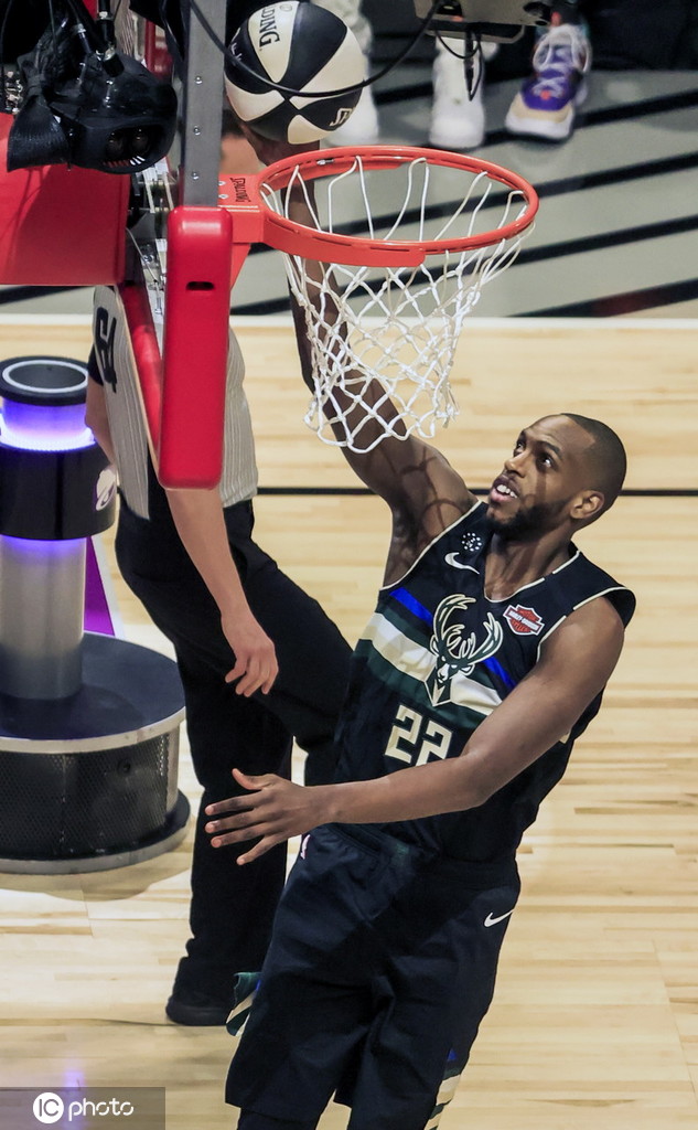 包含阿扎伦卡爆冷击败热火，出色防守引爆全场！的词条